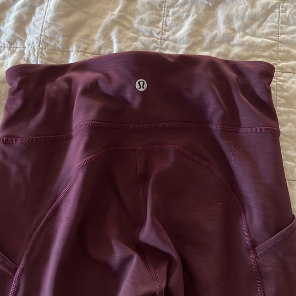 Lululemon deep burgundy leggings with pockets size 6 - Picture 3 of 4